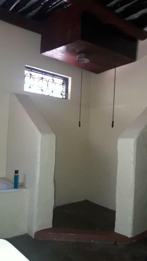 Kiloran Funzi House Bed and Breakfast Buitenkant foto